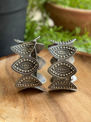 SILVER LOOKALIKE ETHNIC TRADITIONAL BANGLE